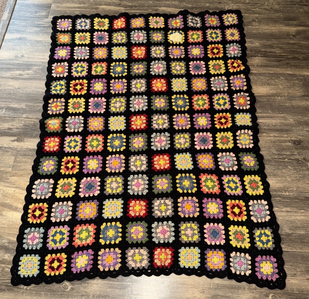 Vintage GRANNY SQUARE Crochet Afghan Blanket Throw ~ Roseanne Style 38×53