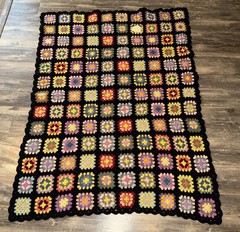 Vintage GRANNY SQUARE Crochet Afghan Blanket Throw ~ Roseanne Style 38×53