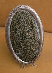 Webster Oval Scroll STERLING Silver Photo Frame 5″x3″Navy Blue Velvet Easel Back