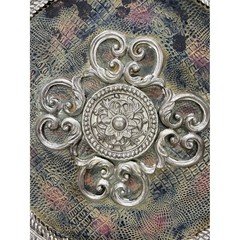 Ornate Silver Wall Plaque Faux Crocodile Texture Scrollwork Medallion 15.5″