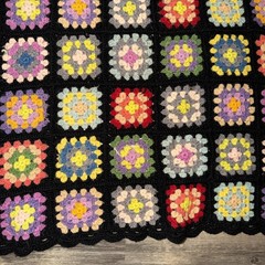 Vintage GRANNY SQUARE Crochet Afghan Blanket Throw ~ Roseanne Style 38×53