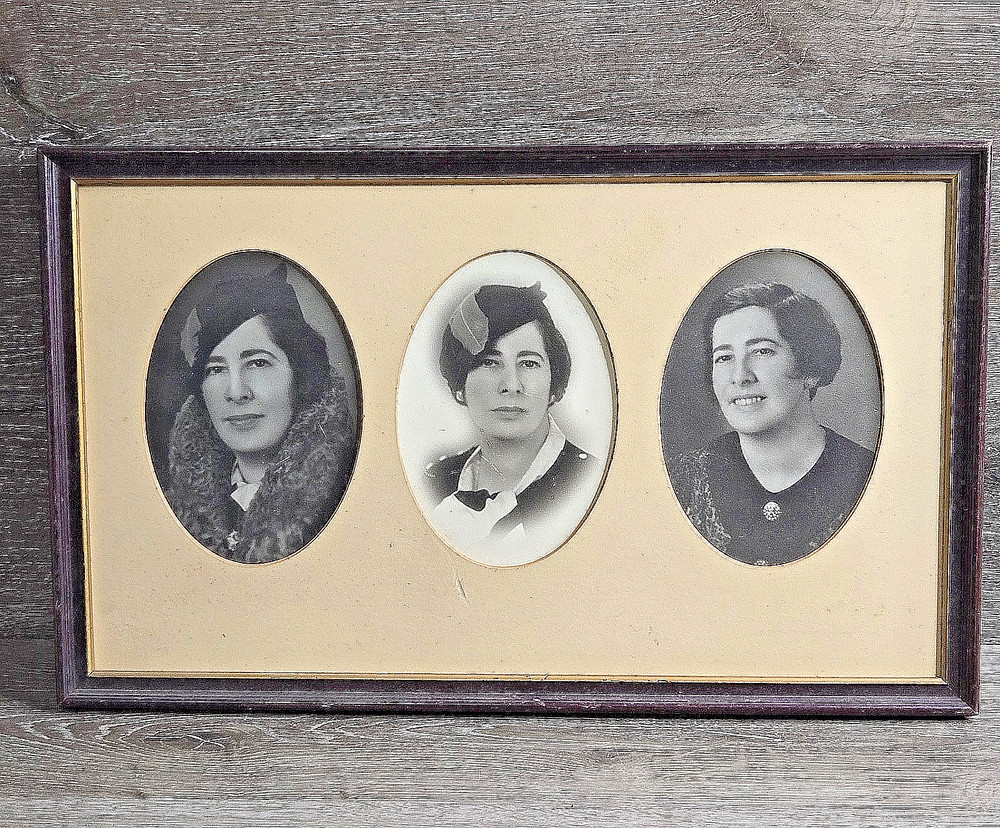 Vintage 1930 Art Deco Triple Portrait Photograph Woman in Wood Frame Easel 19×12