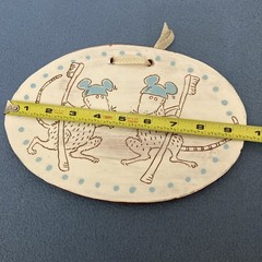 Oval Shaped Plaque of Two Mice Holding Toothbrushes – Fun Child’s Decor