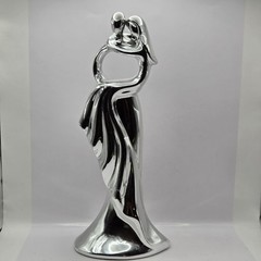 Art Deco Glossy Silver Ceramic Man Holding Woman Sculpture Eternal Love 12″H