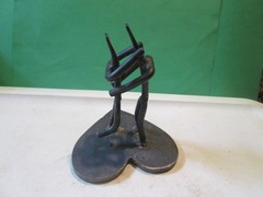 Cast Iron HEART W STICK PEOPLE FIGURES Couple Embracing Power Of Love Sculpture