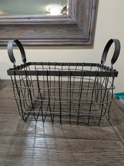 Vtg Industrial Farmhouse Style 12″x8″ Black Metal Wire Basket Sturdy Unique