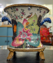 PORCELAIN TOBACCO LEAF PETITE PLANTER WITH BRONZE ORMOLU-6” x 5.5”H