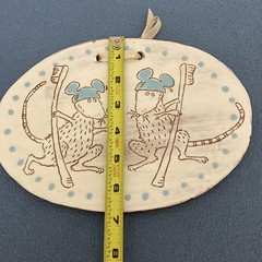 Oval Shaped Plaque of Two Mice Holding Toothbrushes – Fun Child’s Decor