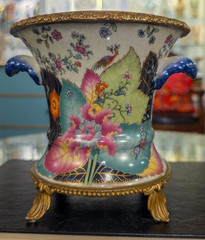 PORCELAIN TOBACCO LEAF PETITE PLANTER WITH BRONZE ORMOLU-6” x 5.5”H