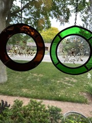 Vtg Pressed Flowers-Stained Glass Sun Catchers/Amber & Emerald 7.25″ Round