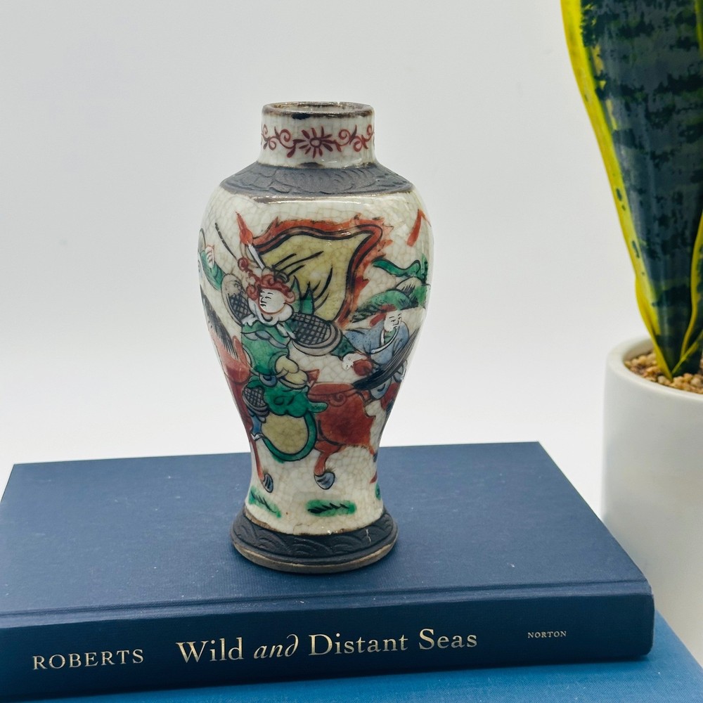 Vintage or Antique Chinese Nanking Crackle Glaze Vase Warrior Battle Scene 6.25″