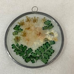Pressed Flower Glass Suncatcher 4in Round Hanging Botanical Decor