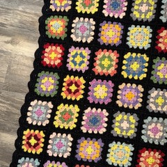 Vintage GRANNY SQUARE Crochet Afghan Blanket Throw ~ Roseanne Style 38×53