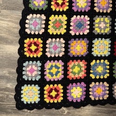 Vintage GRANNY SQUARE Crochet Afghan Blanket Throw ~ Roseanne Style 38×53