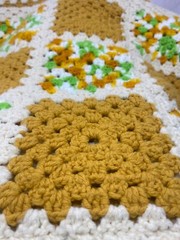 Handmade Afghan Throw Blanket Twin Double Granny Squares Green Yellow Tan Ivory