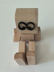 Wooden Man Figurine Shaking Wooden Man Figure Decoration Desktop KU