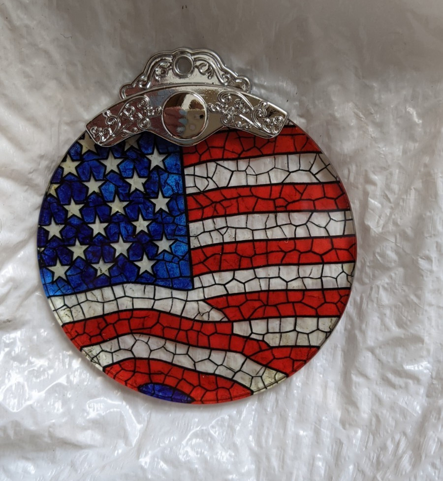 MULTICOLOR AMERICAN FLAG SUNCATCHER/ ORNAMENT–NEW