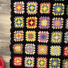 Vintage GRANNY SQUARE Crochet Afghan Blanket Throw ~ Roseanne Style 38×53