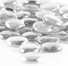 CYS EXCEL X-Large 1.1″-1.35″ Clear Glass Flat Gemstone Vase Fillers (1 LB) Multi
