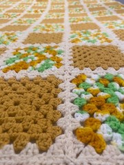 Handmade Afghan Throw Blanket Twin Double Granny Squares Green Yellow Tan Ivory