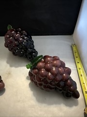 Vintage Art Glass Cluster Bunch Purple Wine Grapes w/Leaf 6.5″ Long