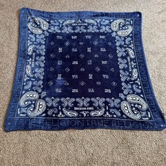 True Religion Throw Blanket Unisex OS Navy Blue Excellent Paisley Bandana Fleece