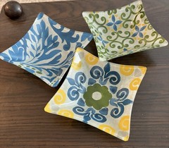 Square Fused Glass Decorative Bowls/Dishes – Vintage- Set of 3