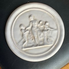 6.5″ Arete White Glazed Terra Cotta Circle Wall Medallion 3 Figures Relief Italy